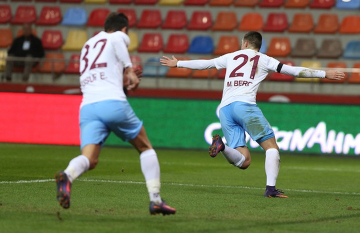 Trabzonspor so zákazom prestupov od FIFA. Problémom Berov transfer
